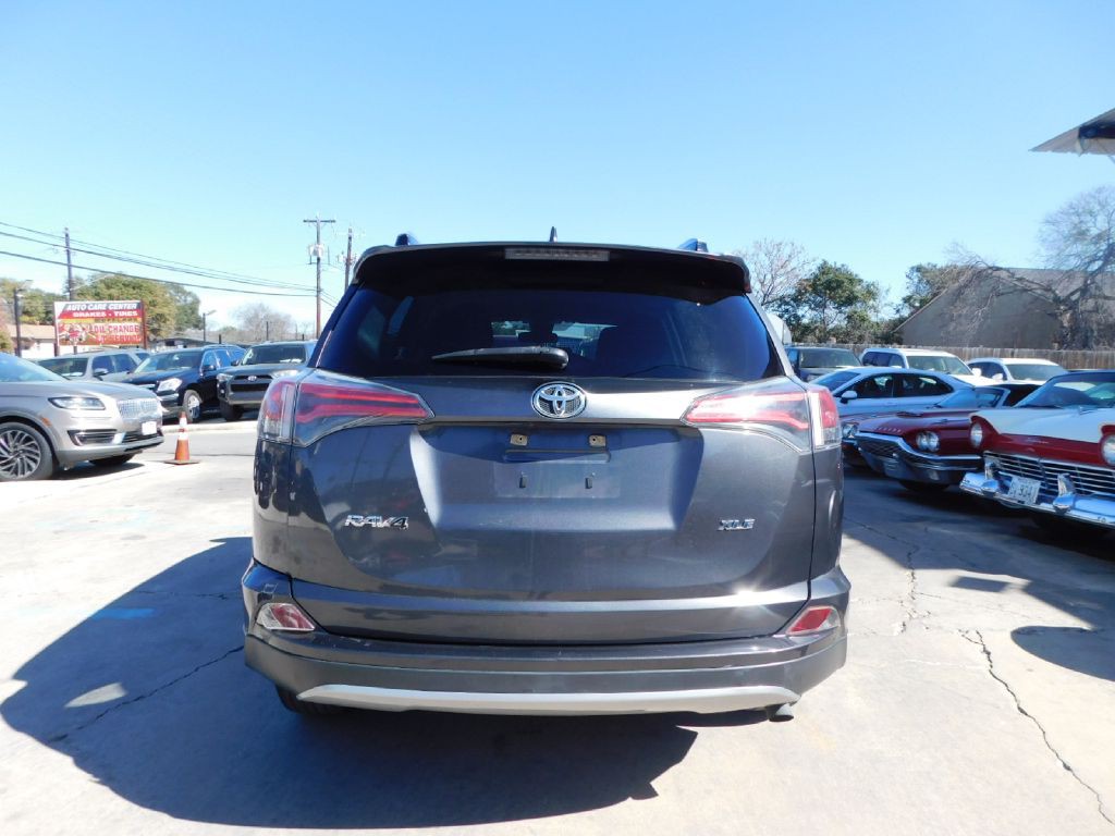 2018 Toyota Rav4 Image 6