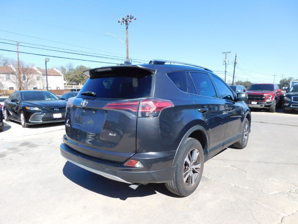2018 Toyota Rav4 Image 7