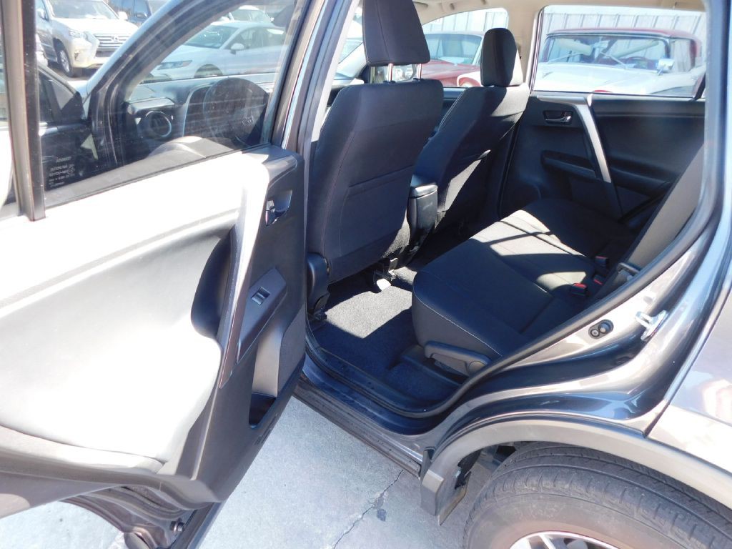 2018 Toyota Rav4 Image 16