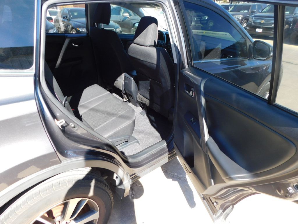 2018 Toyota Rav4 Image 18