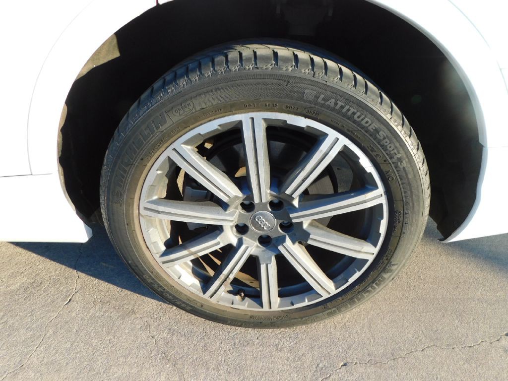 2017 Audi Q7 Image 11