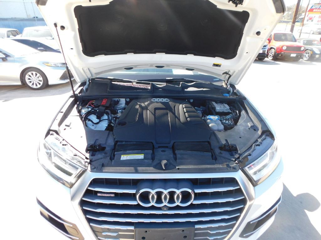 2017 Audi Q7 Image 12