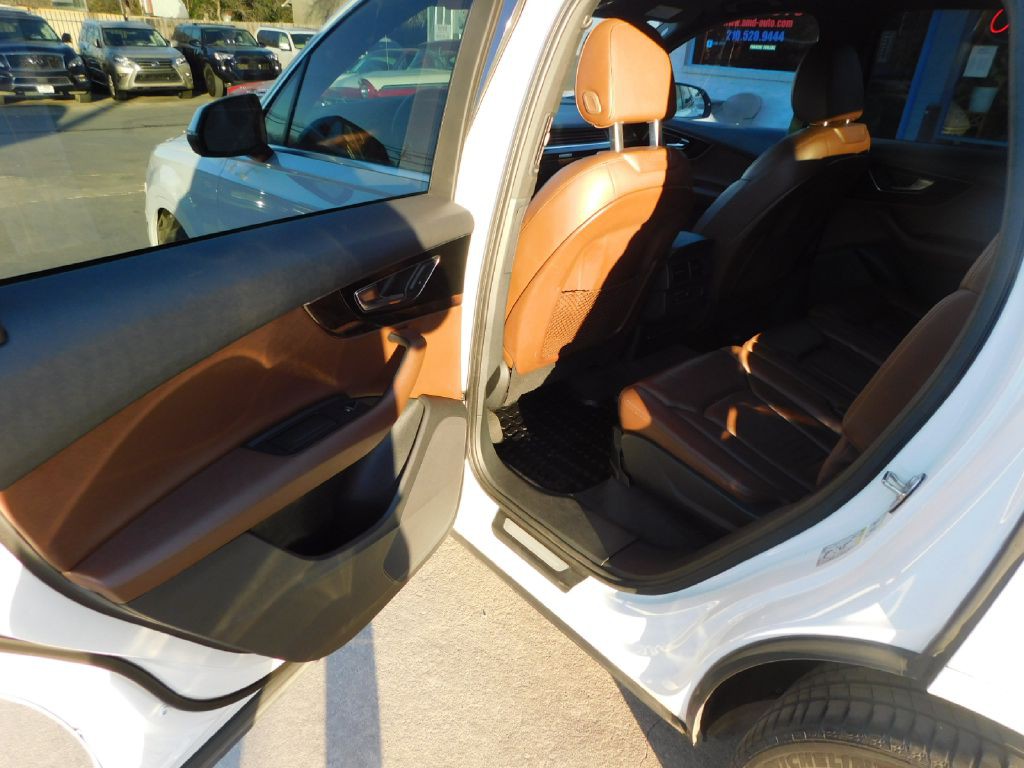 2017 Audi Q7 Image 16