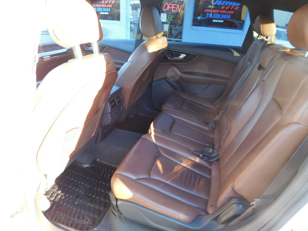 2017 Audi Q7 Image 17