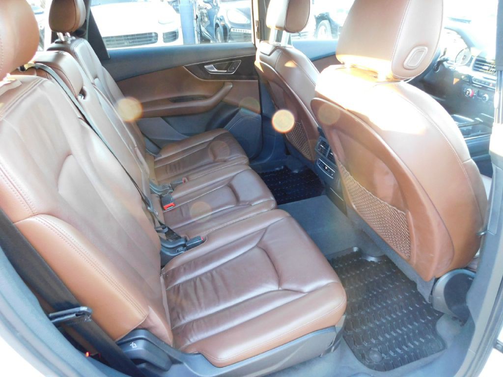 2017 Audi Q7 Image 19