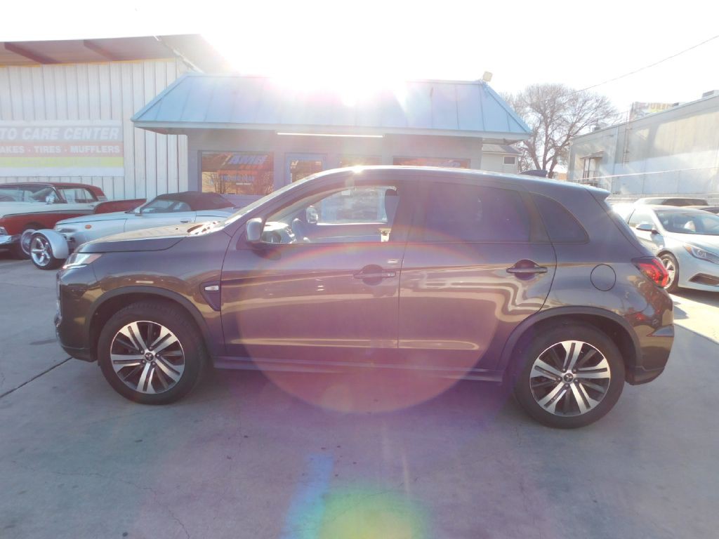 2020 Mitsubishi Outlander Image 4