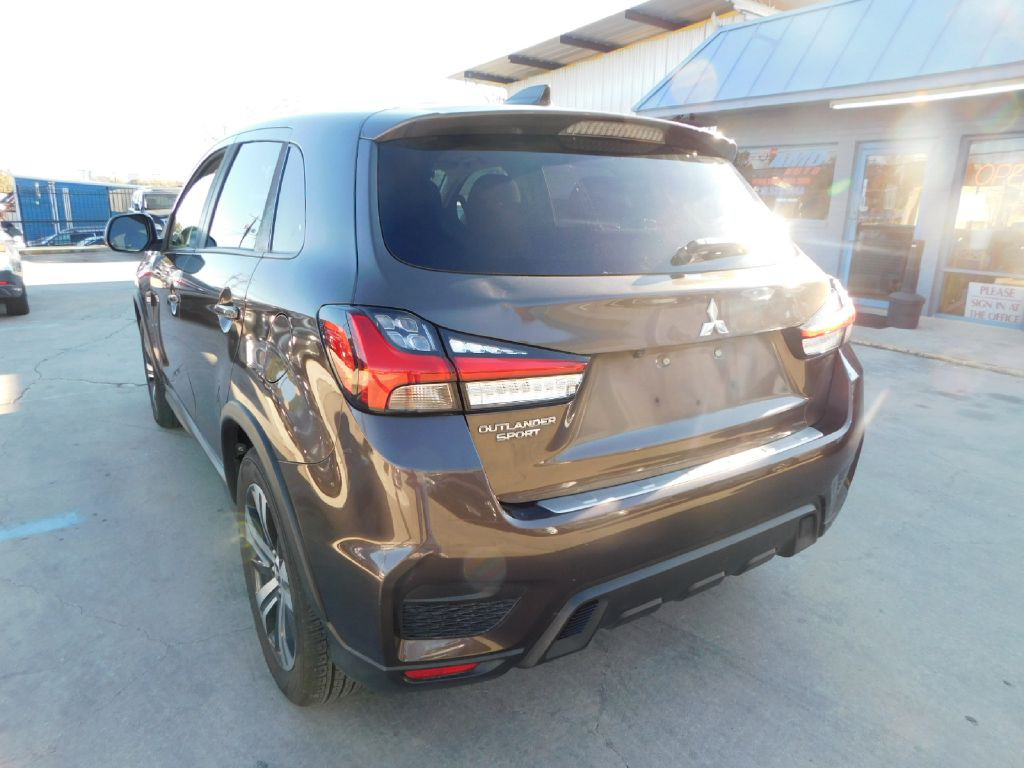 2020 Mitsubishi Outlander Image 5