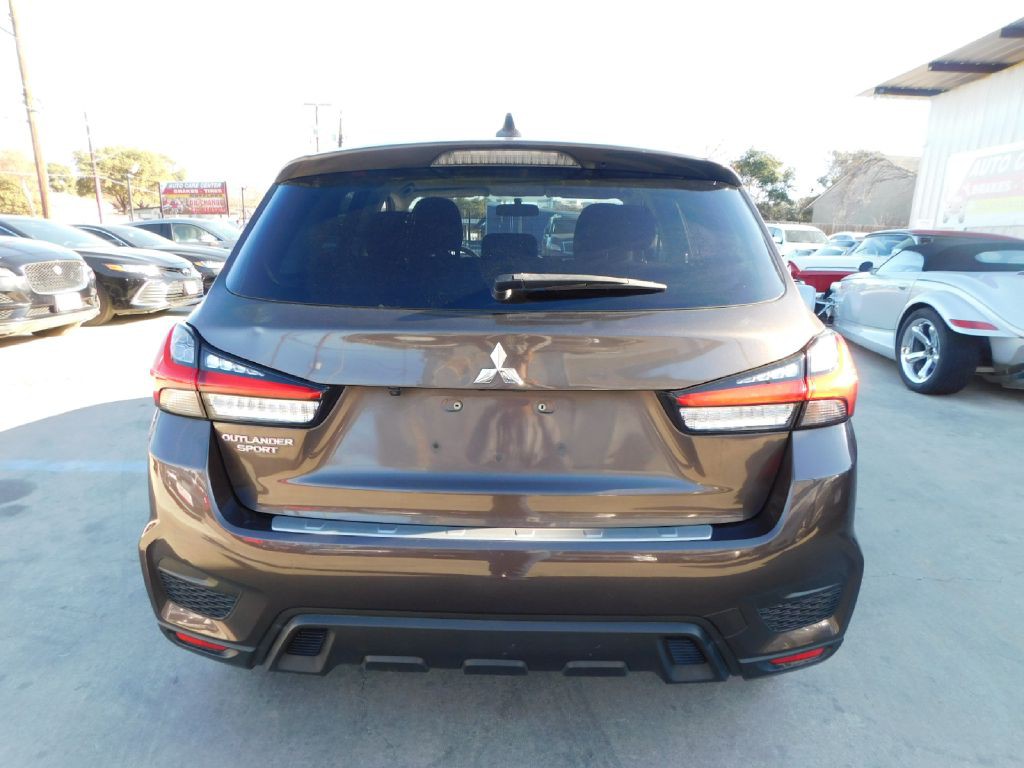 2020 Mitsubishi Outlander Image 6