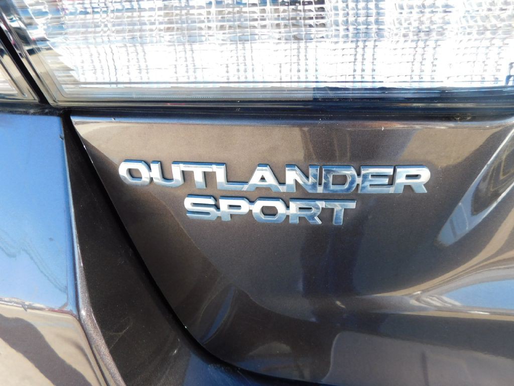 2020 Mitsubishi Outlander Image 10