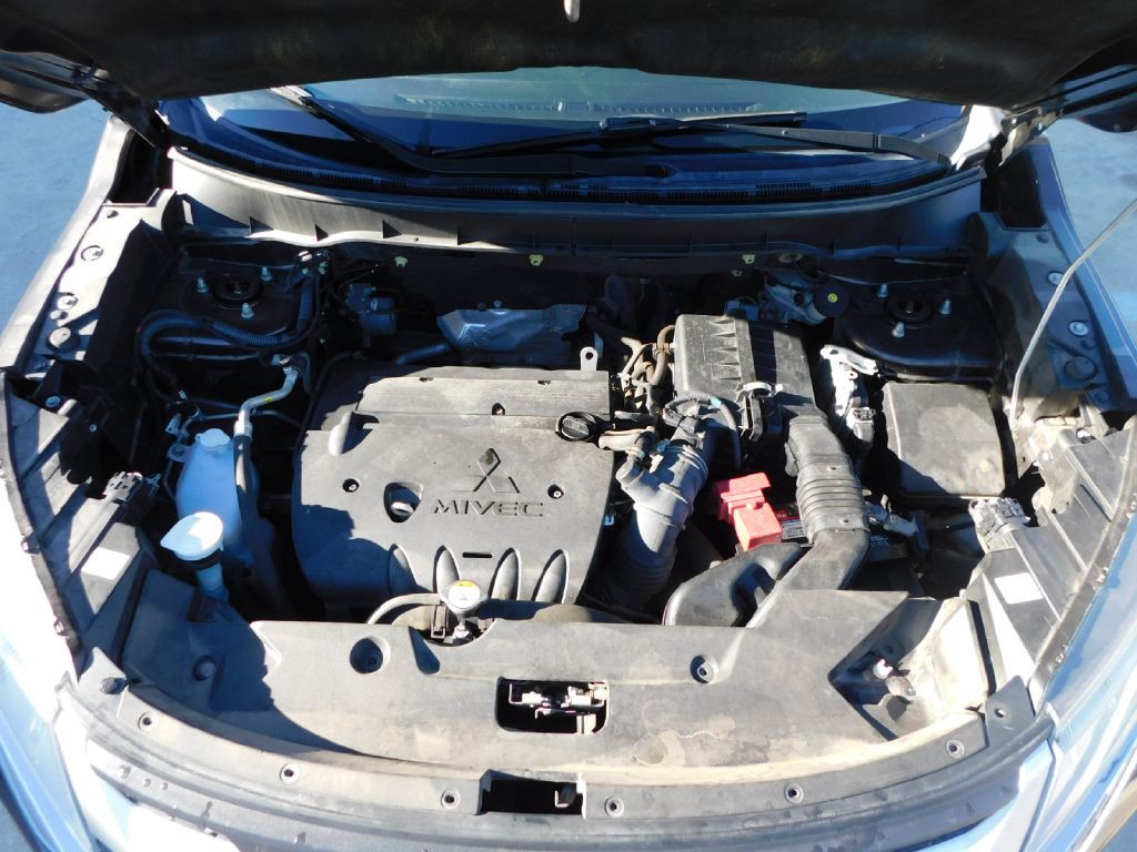 2020 Mitsubishi Outlander Image 12