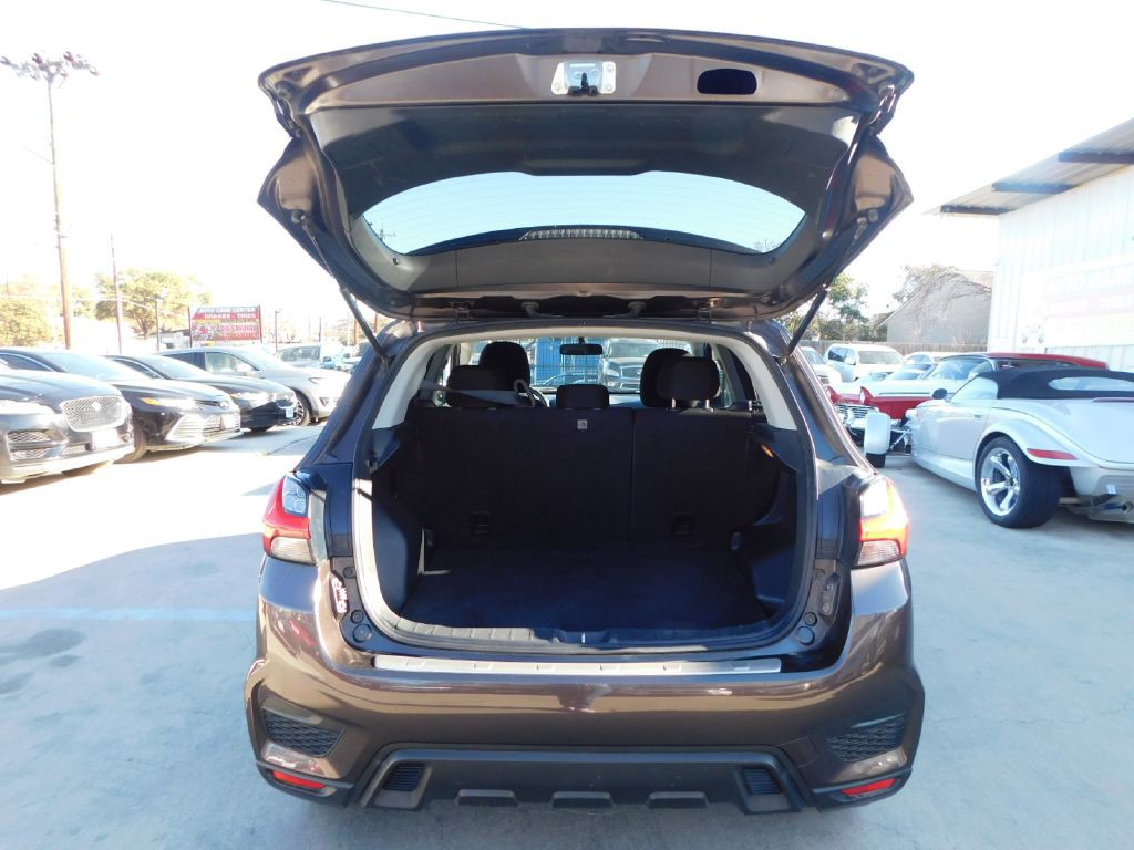 2020 Mitsubishi Outlander Image 15