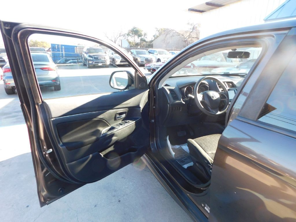 2020 Mitsubishi Outlander Image 17