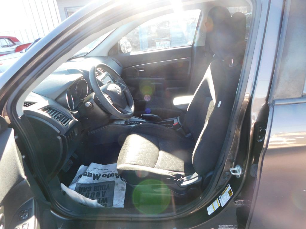 2020 Mitsubishi Outlander Image 18