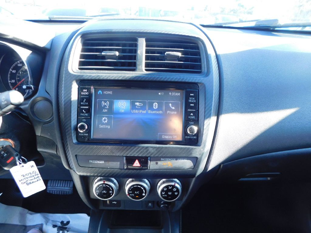 2020 Mitsubishi Outlander Image 28