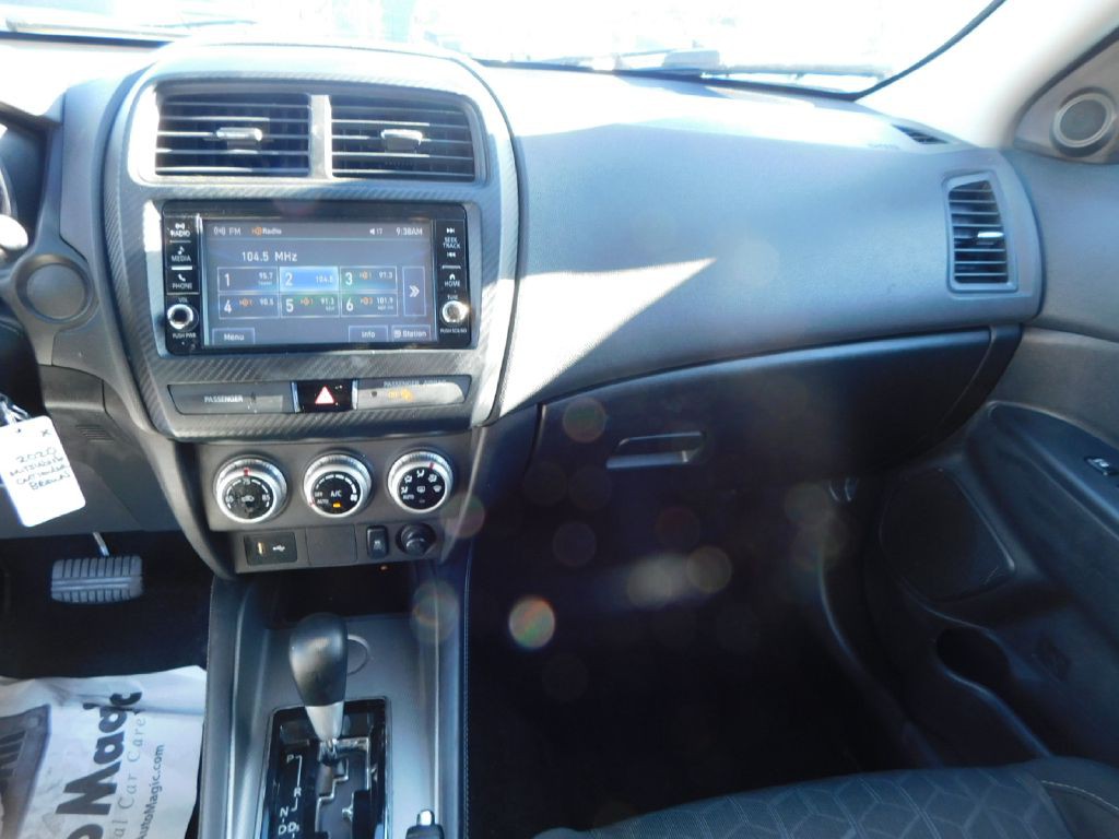 2020 Mitsubishi Outlander Image 30