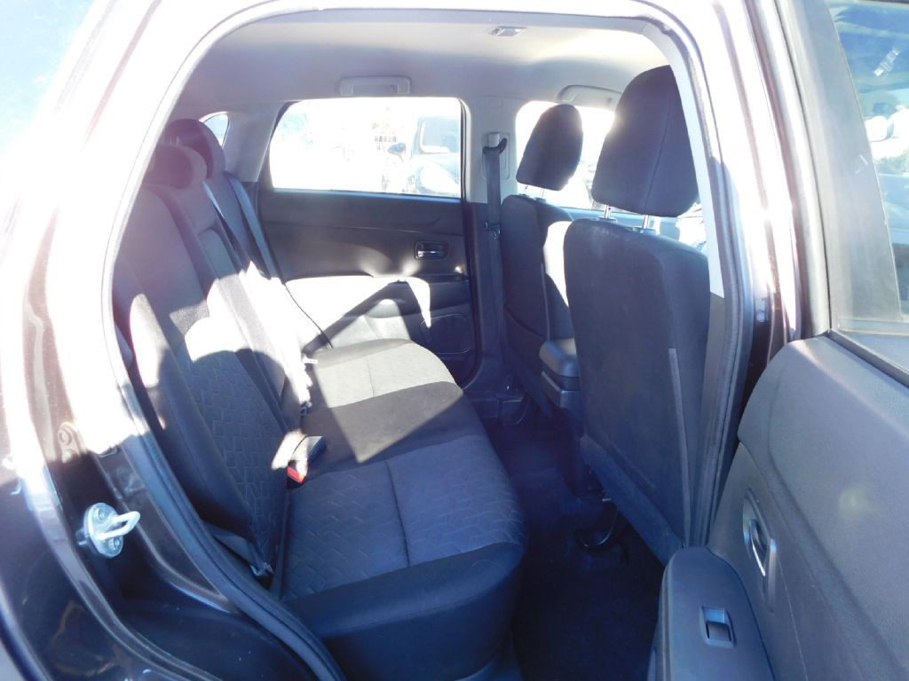 2020 Mitsubishi Outlander Image 39