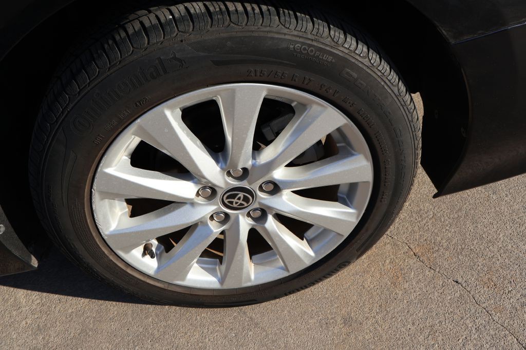 2020 Toyota Camry Image 5