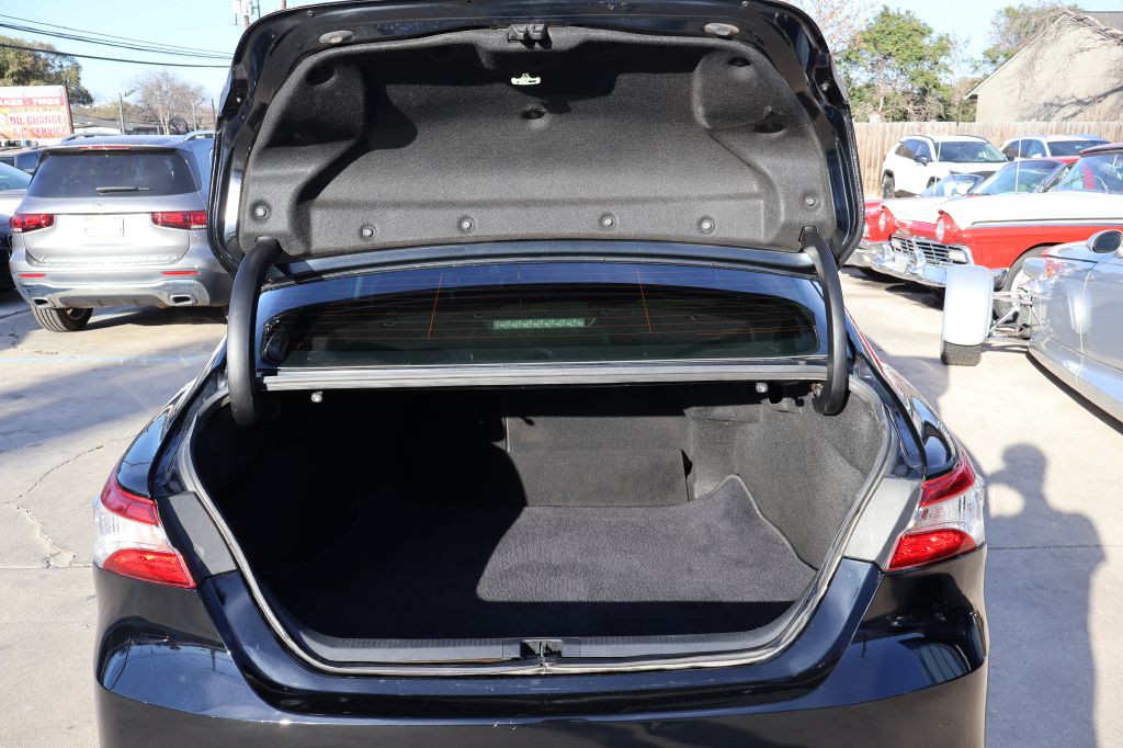 2020 Toyota Camry Image 10