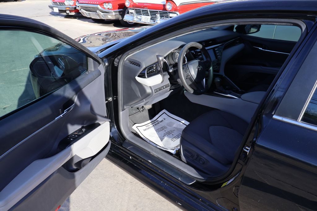 2020 Toyota Camry Image 13