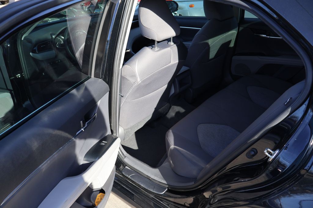 2020 Toyota Camry Image 15