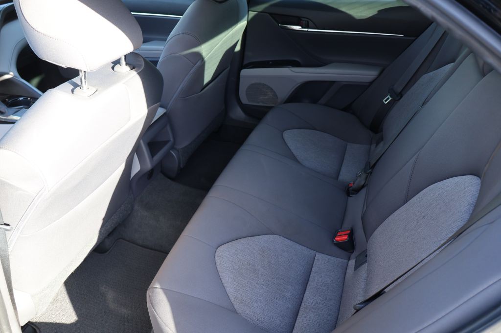 2020 Toyota Camry Image 16