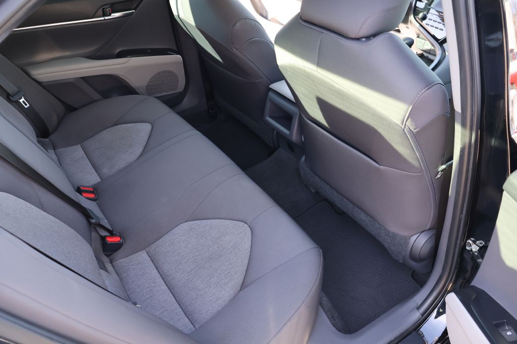 2020 Toyota Camry Image 18