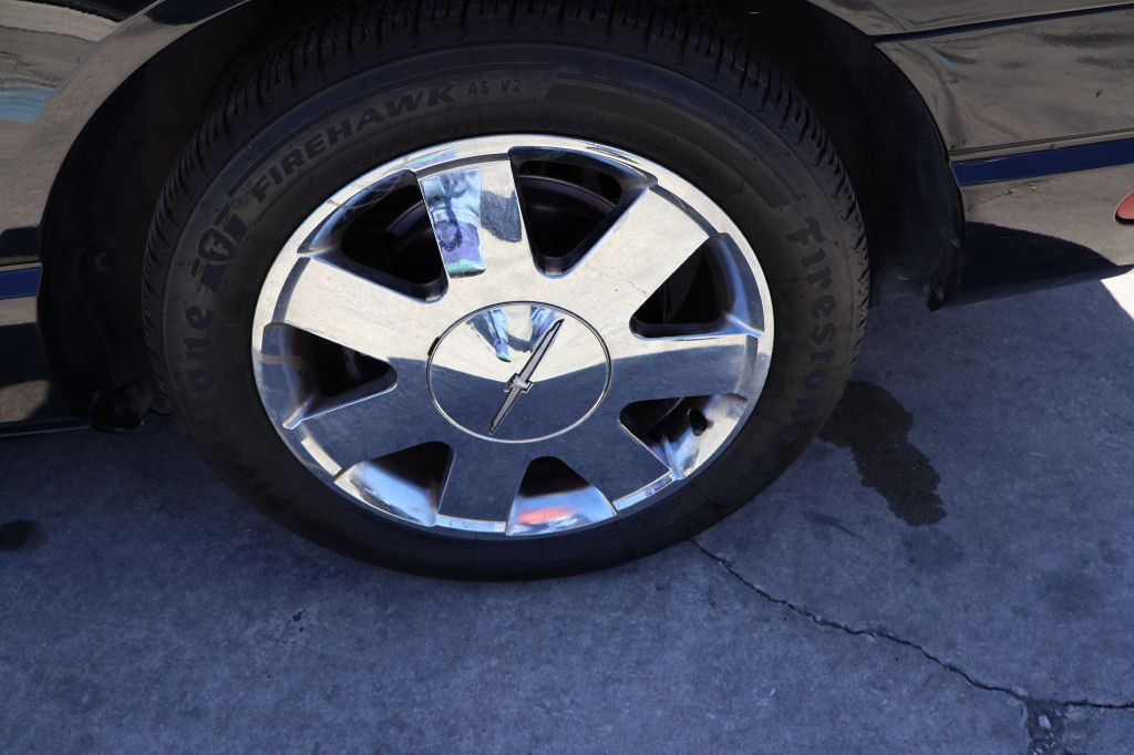 2003 Ford Thunderbird Image 9