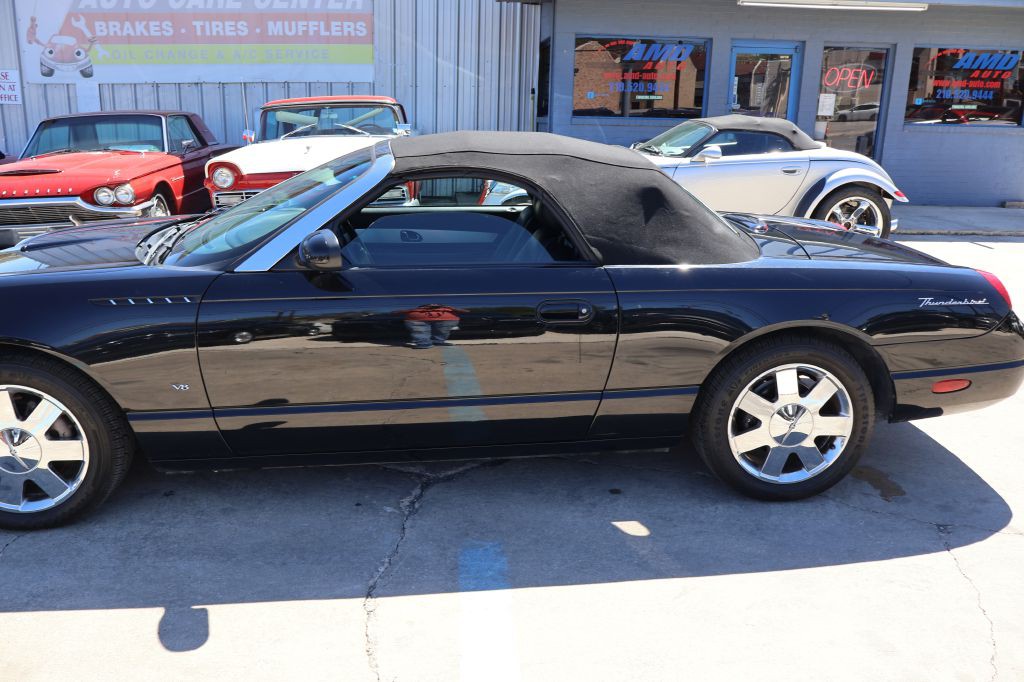 2003 Ford Thunderbird Image 21