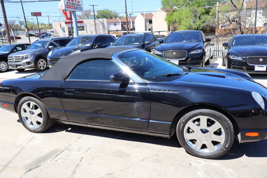 2003 Ford Thunderbird Image 23