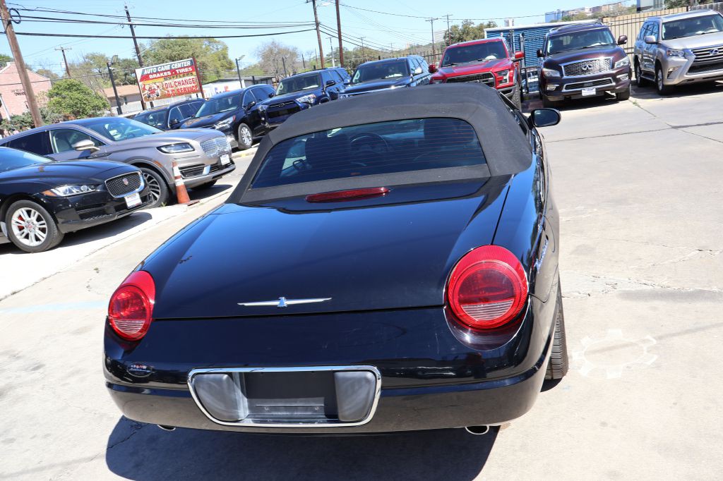 2003 Ford Thunderbird Image 24