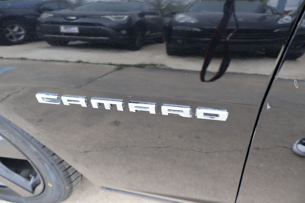 2015 Chevrolet Camaro Image 11