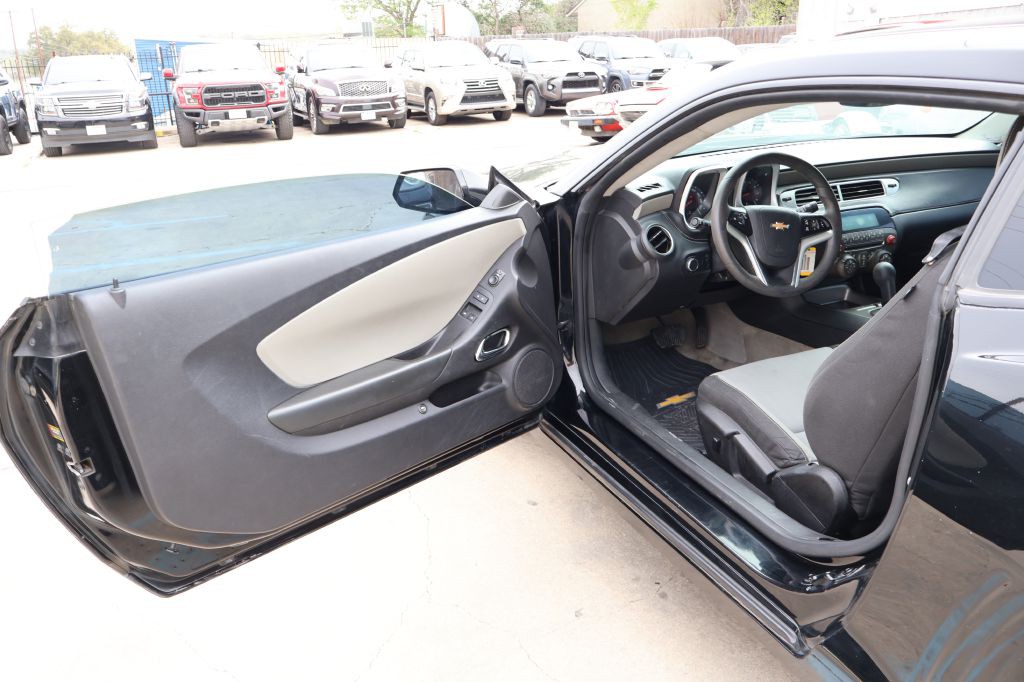 2015 Chevrolet Camaro Image 16