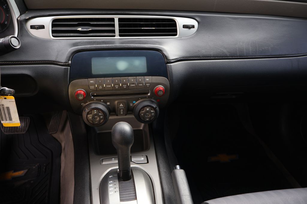 2015 Chevrolet Camaro Image 25