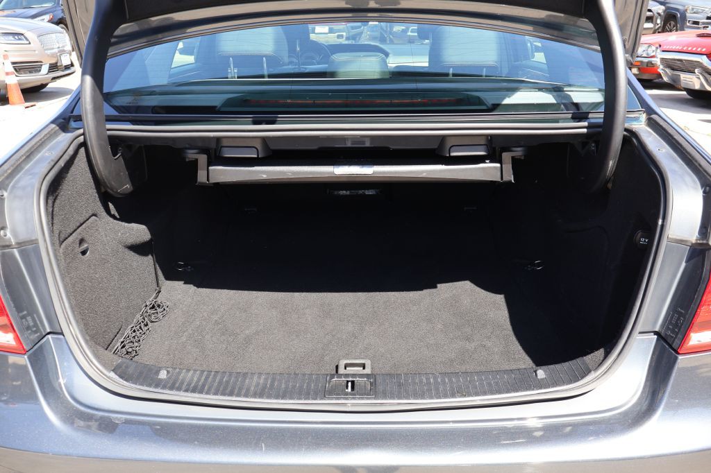 2016 Mercedes-Benz E-Class Image 18