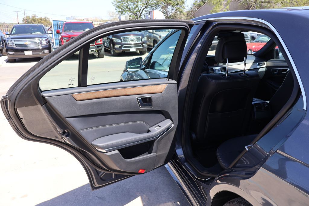 2016 Mercedes-Benz E-Class Image 25