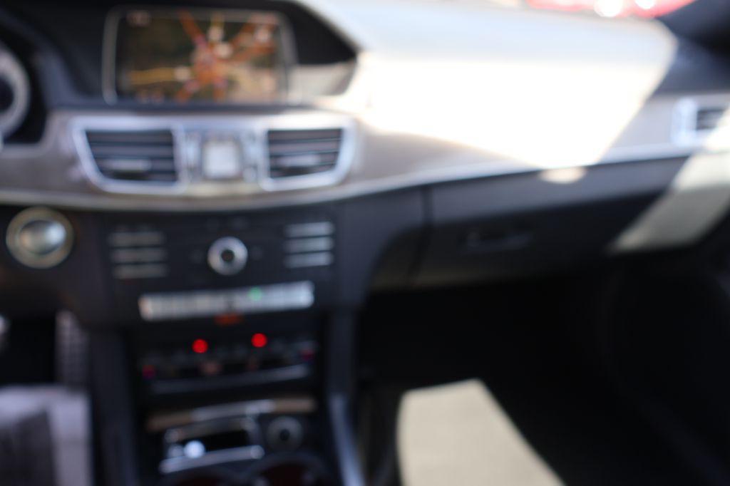 2016 Mercedes-Benz E-Class Image 37