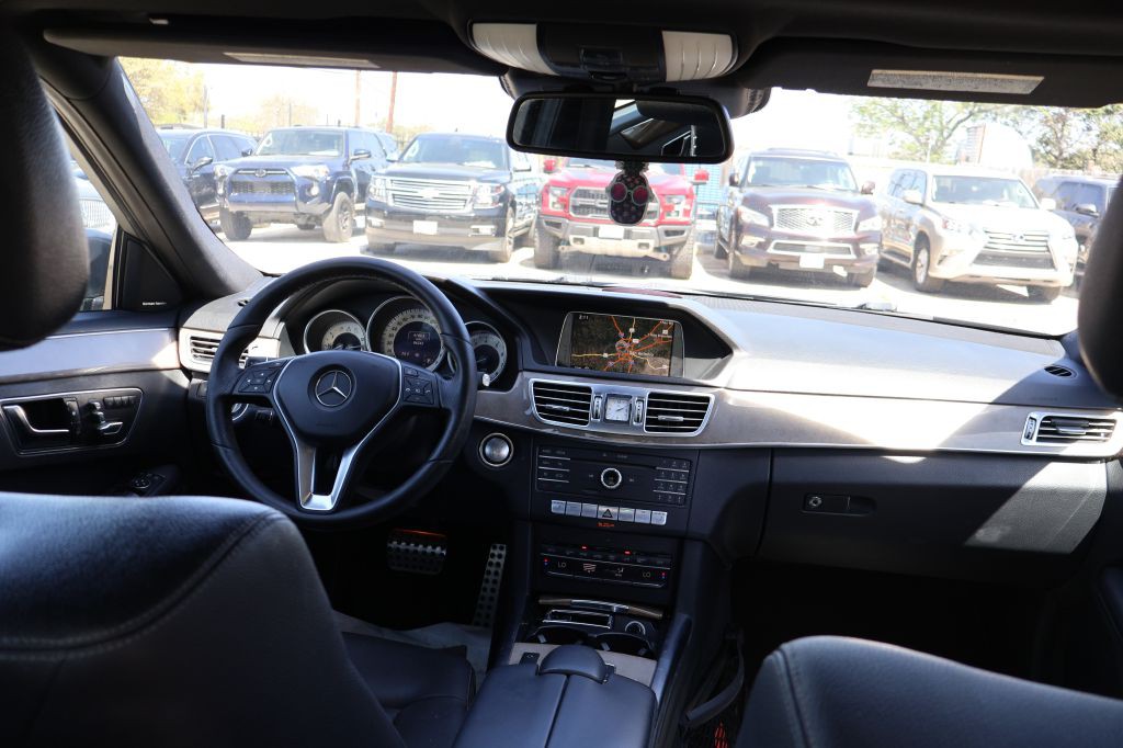 2016 Mercedes-Benz E-Class Image 44