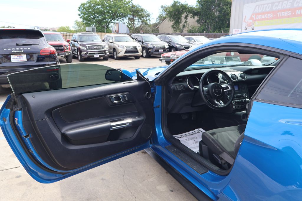 2019 Ford Mustang Image 17