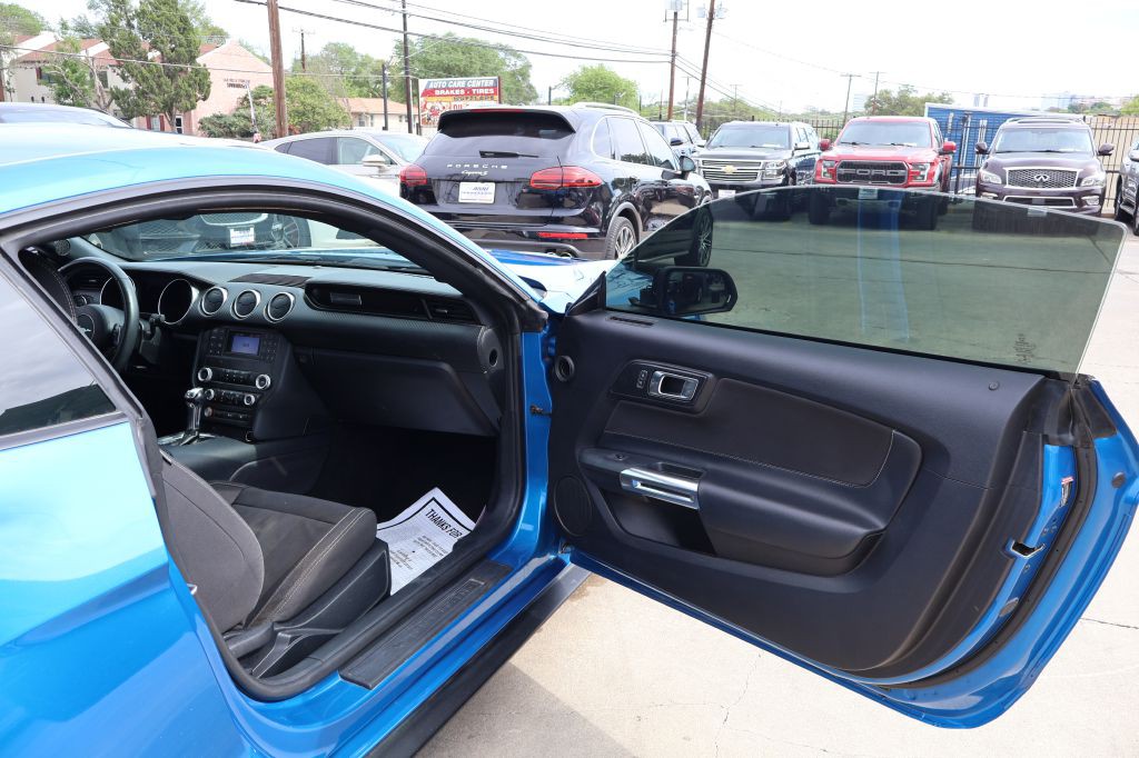 2019 Ford Mustang Image 39