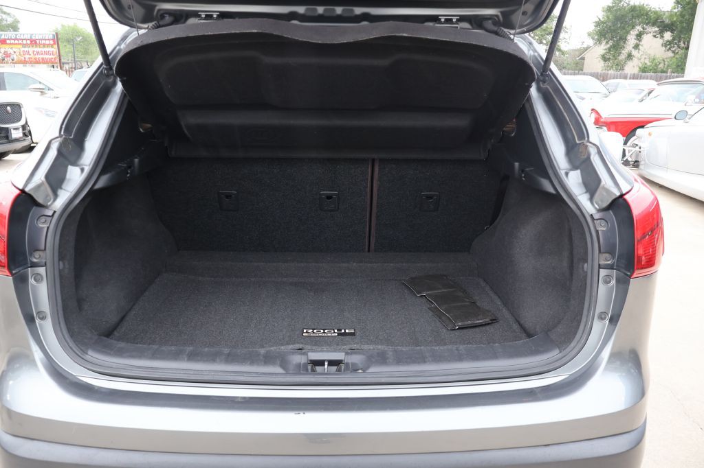 2018 Nissan Rogue Image 15