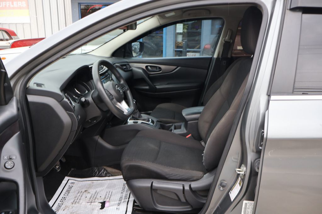 2018 Nissan Rogue Image 18