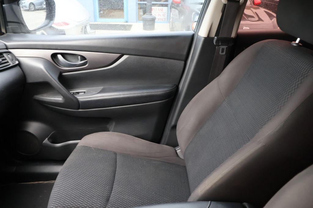 2018 Nissan Rogue Image 32