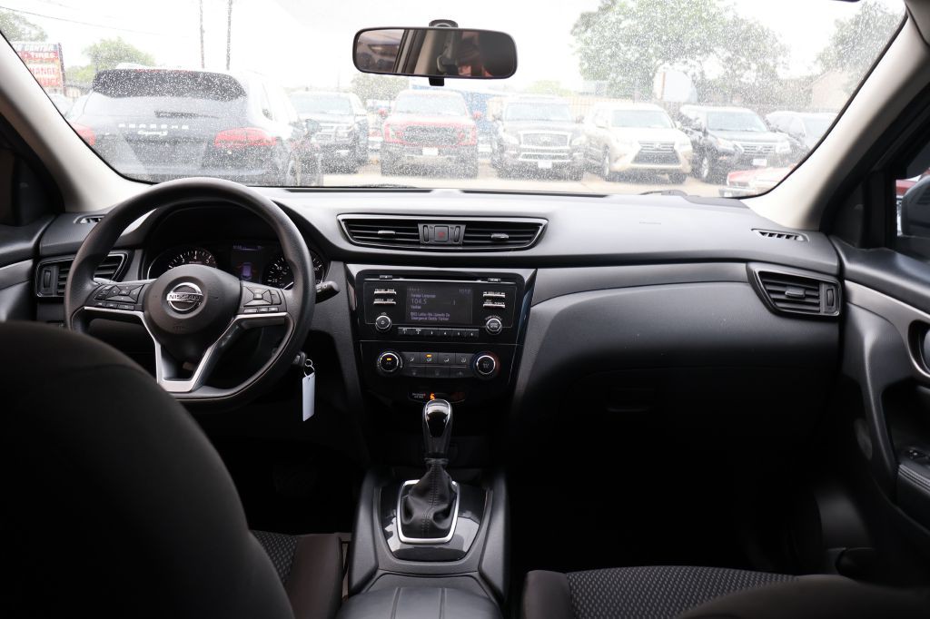 2018 Nissan Rogue Image 35