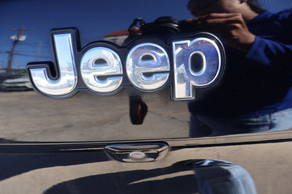 2018 Jeep Cherokee Image 12