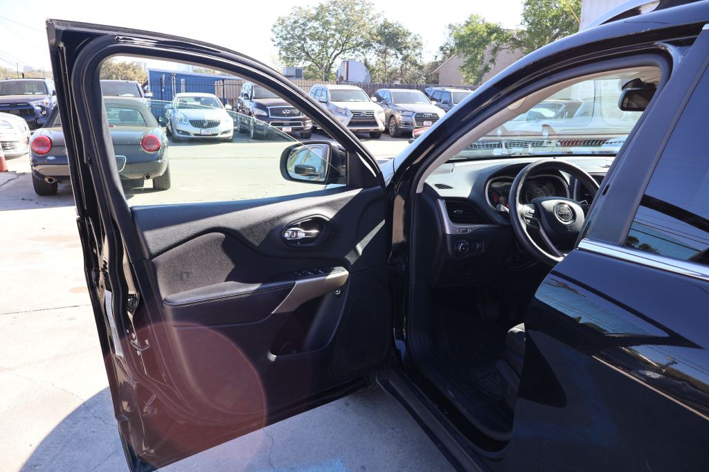 2018 Jeep Cherokee Image 18