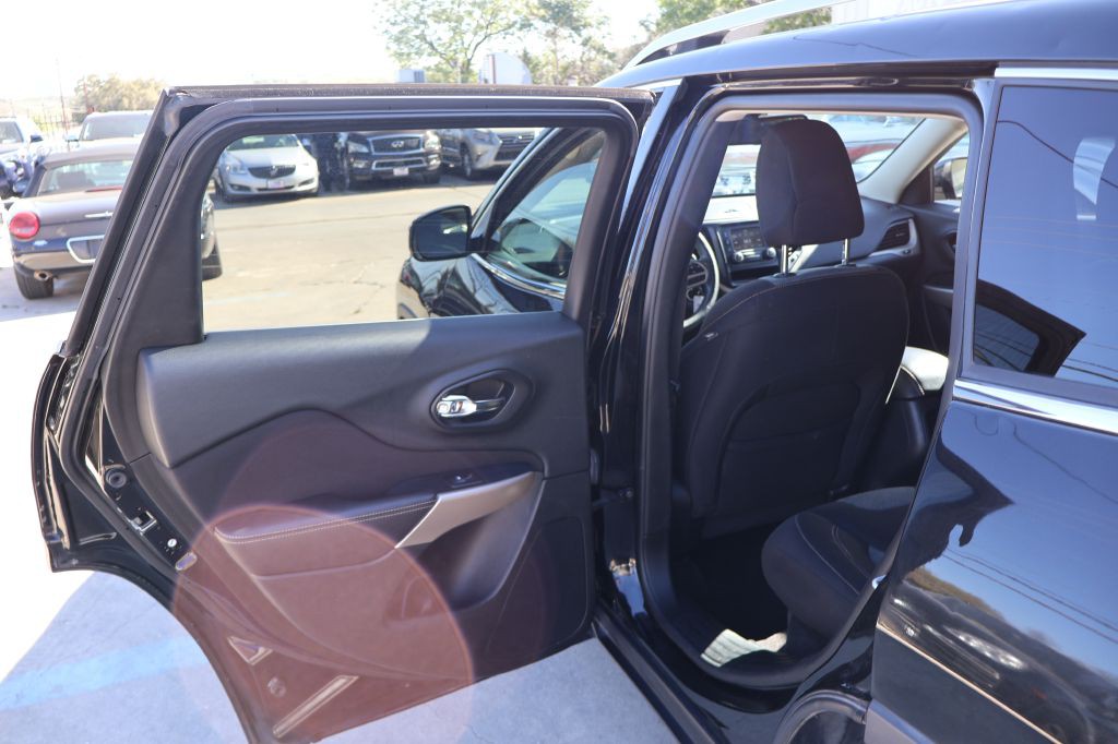 2018 Jeep Cherokee Image 20