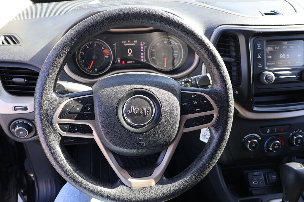 2018 Jeep Cherokee Image 25