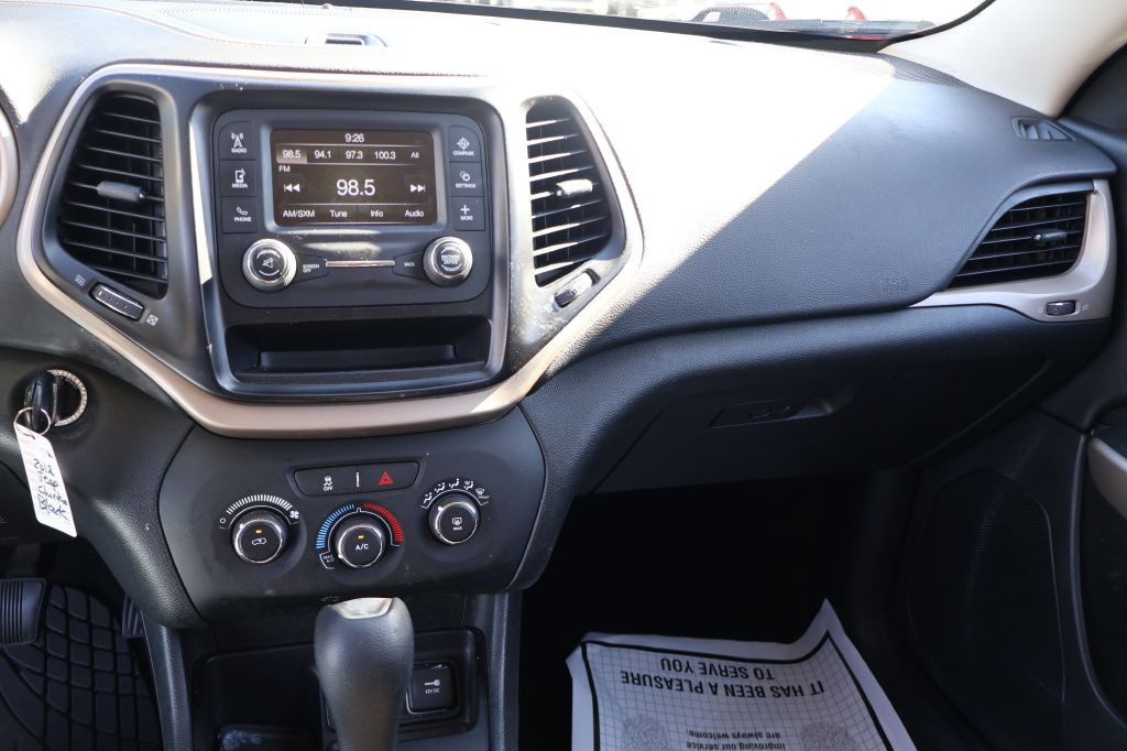 2018 Jeep Cherokee Image 32