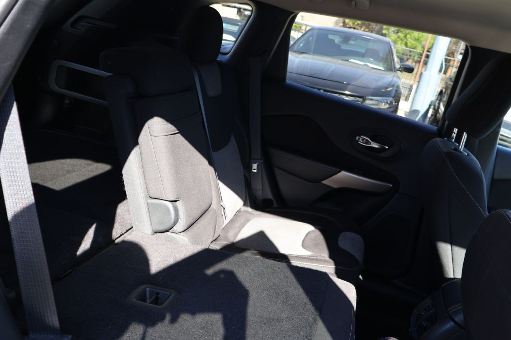 2018 Jeep Cherokee Image 40