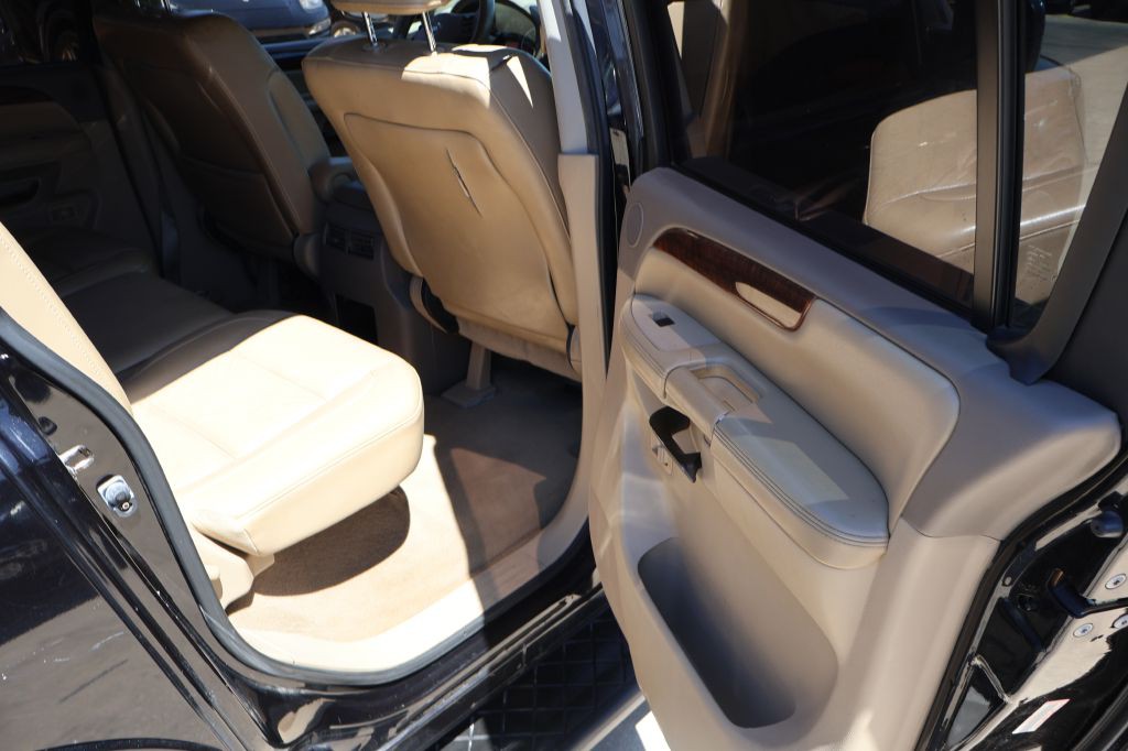 2012 Nissan Armada Image 19